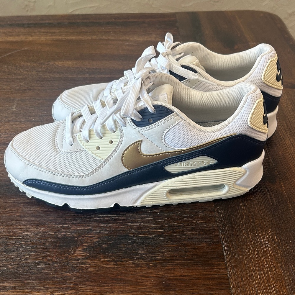 Nike Air Max 90 Next Nature HF3444-100 Sneakers Womens Running Shoes Sz 8.5